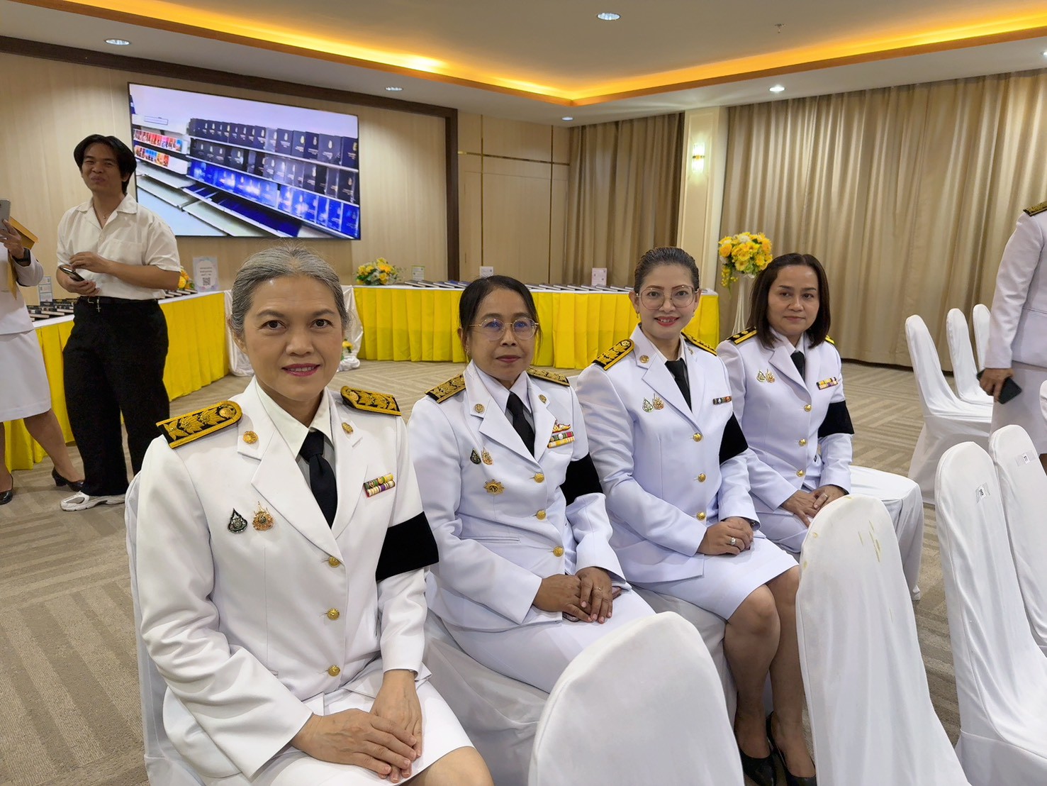 title - วันที่ 2 มีนาคม 2569 เวลา 10.00 น. นายวิทูล ประดิษฐบุญ ปฏิรูปที่ดินจังหวัดปราจีนบุรี มอบหมายให้ เจ้าหน้าที่ ส.ป.ก.ปราจีนบุรี เข้าร่วมพิธีมอบปฏิทินหลวง พุทธศักราช 2569 พระราชทานสำหรับความสุขปีใหม่ เบื้องหน้าพระบรมฉายาลักษณ์  และพิธีมอบหนังสือสารานุกรมไทยสำหรับเยาวชนฯ เล่ม 45 ฉบับพระราชทาน